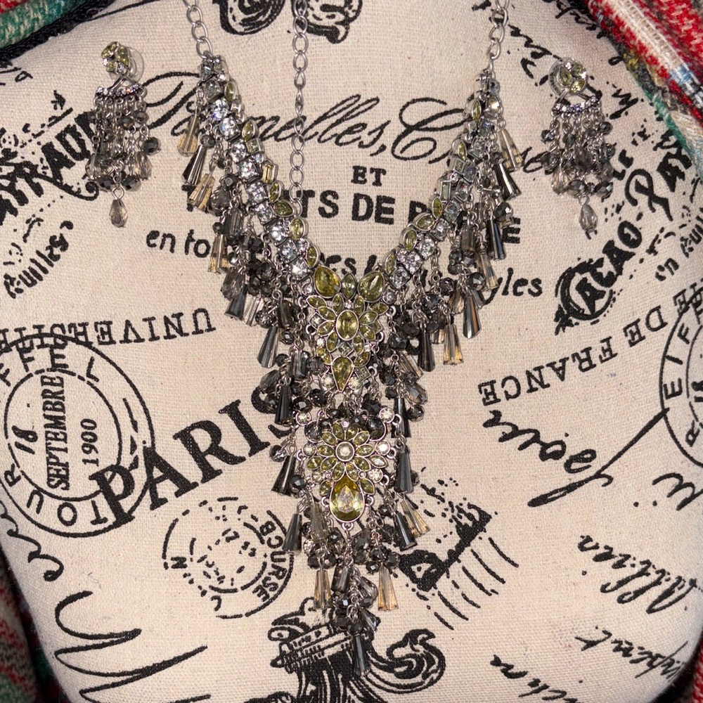 💕Premier Designs 💕VINTAGE Silver & Yellow Statement Necklace w/ earrings